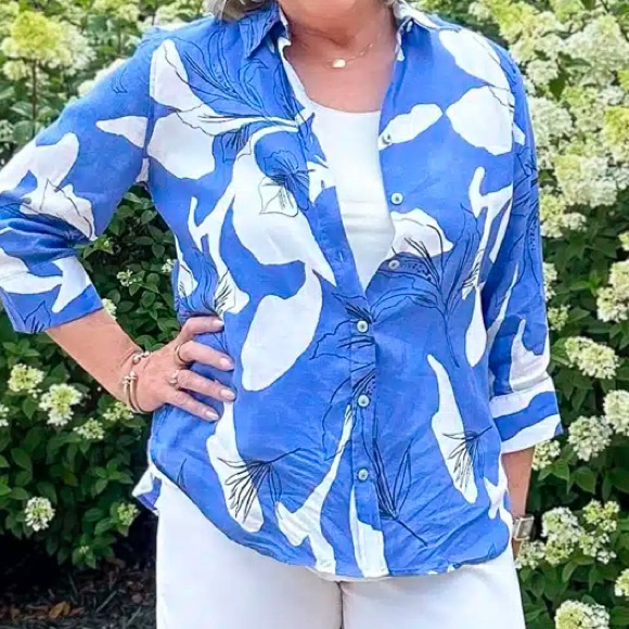Chicos Linen Button Up Blouse Top Size 12 Floral Tropical Blue & White Coastal - Picture 2 of 12